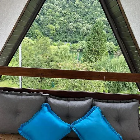 בית נופש Mountain House On The River Una Bihać