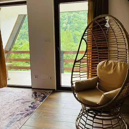בית נופש Mountain House On The River Una *
