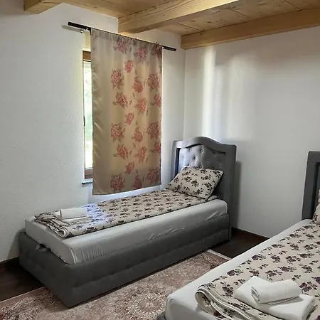 בית נופש Mountain House On The River Una Bihać